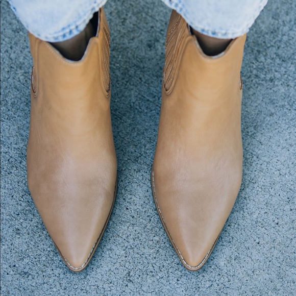 Perfect for Fall NWT Sold Out Finley Bootie - Picture 5 of 15